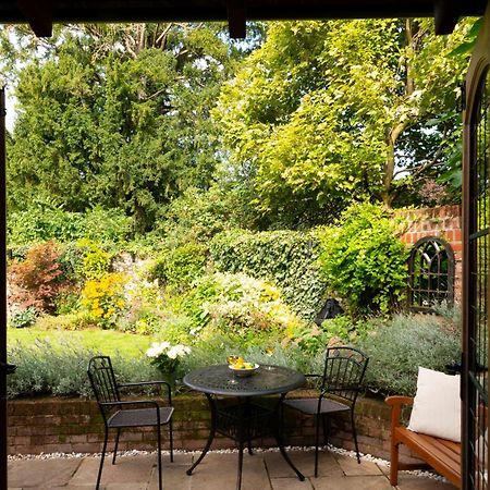 Miller Cottage A Luxury 1550'S Cottage In The Historic Centre Of Saffron Walden Eksteriør bilde