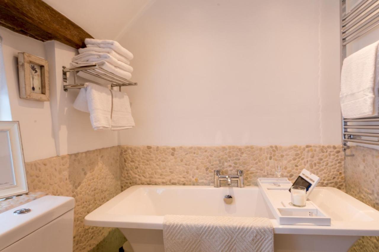 Miller Cottage A Luxury 1550'S Cottage In The Historic Centre Of Saffron Walden Eksteriør bilde
