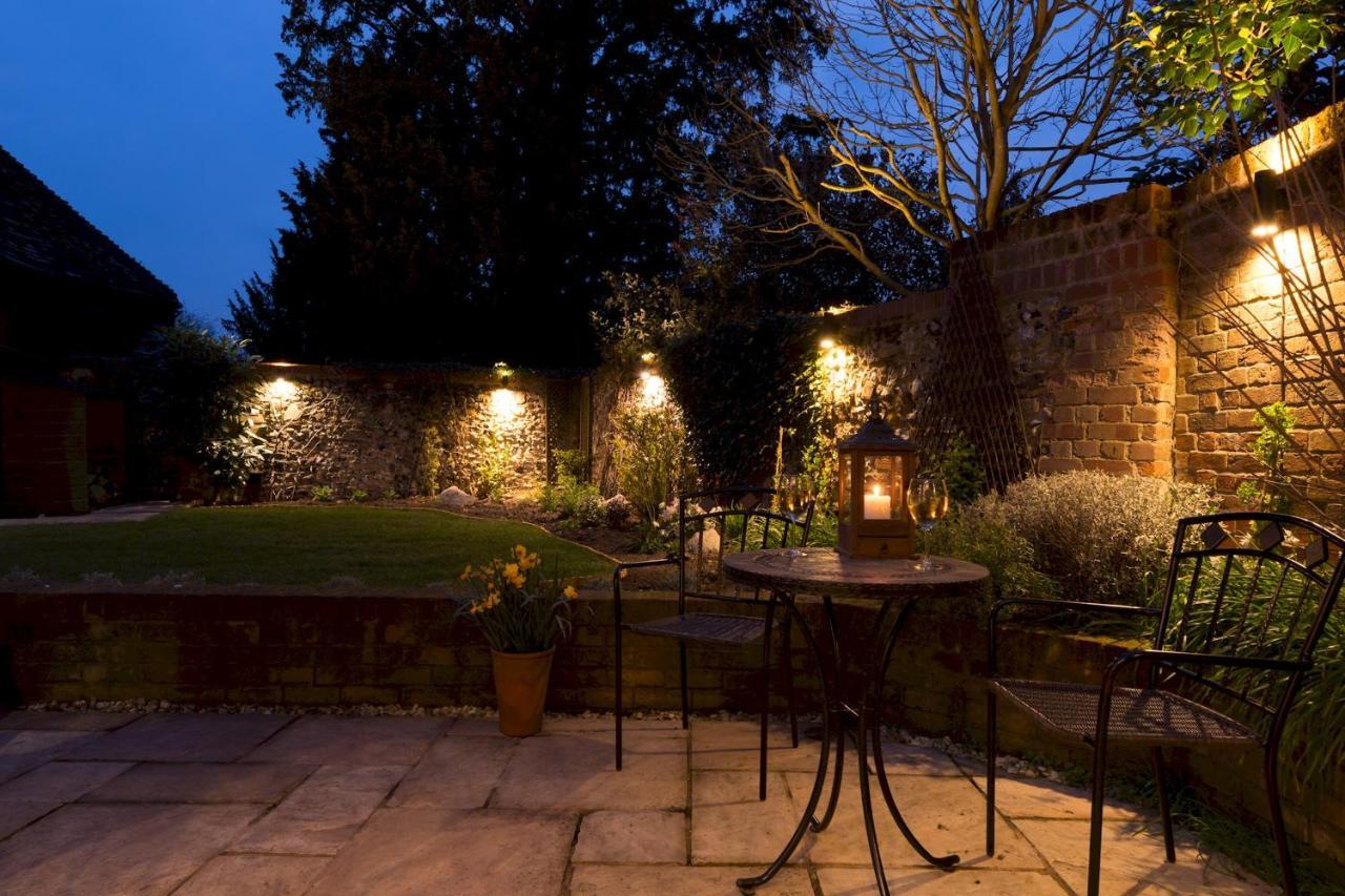 Miller Cottage A Luxury 1550'S Cottage In The Historic Centre Of Saffron Walden Eksteriør bilde