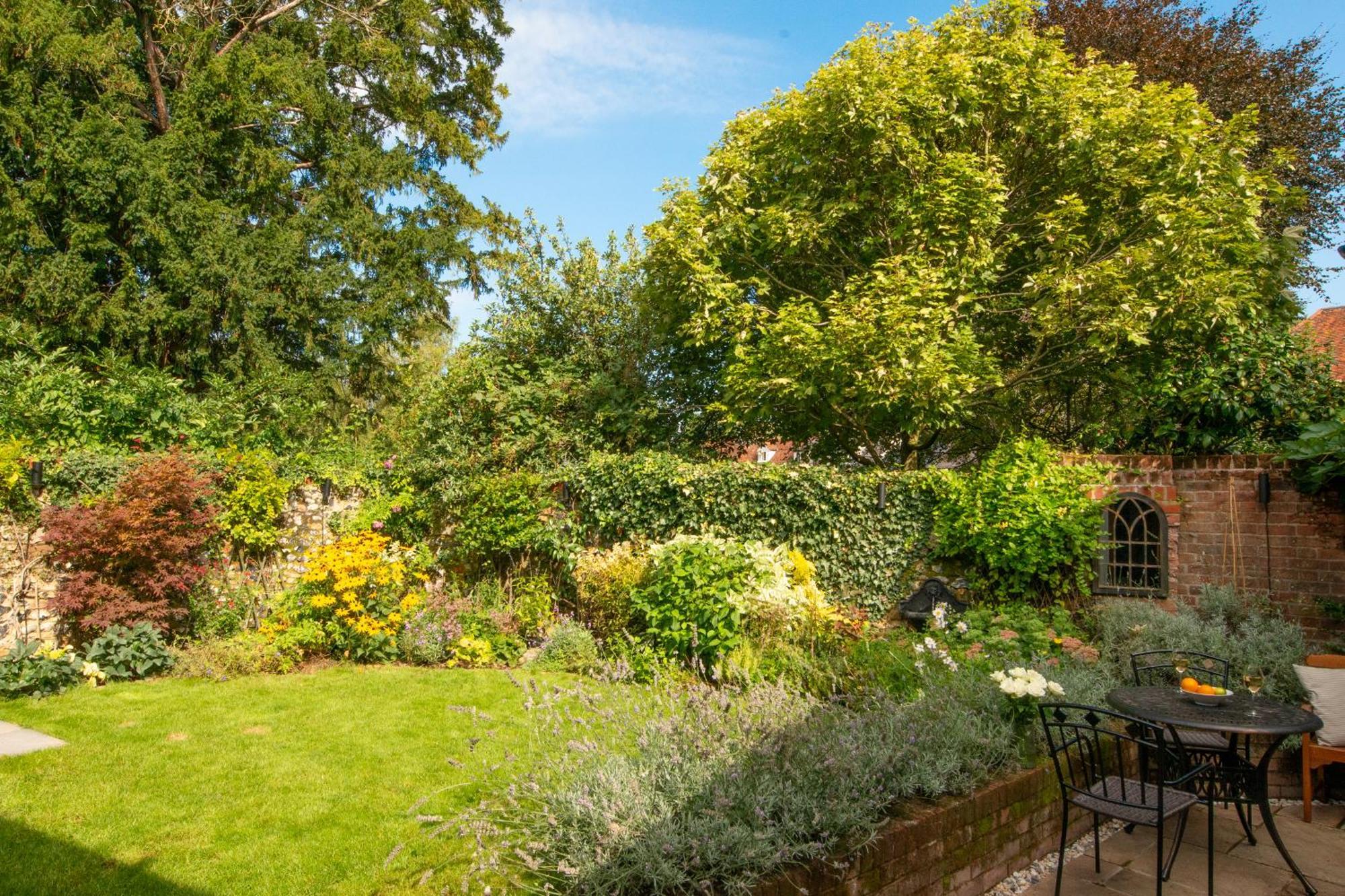 Miller Cottage A Luxury 1550'S Cottage In The Historic Centre Of Saffron Walden Eksteriør bilde